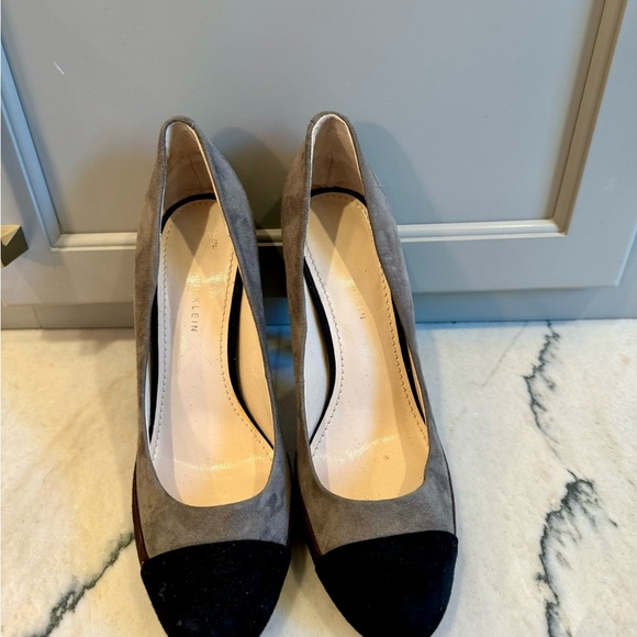 Anne Klein size 9 suede pumps- grey, black and brown - Picture 2 of 6